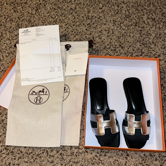 Hermes Oran Sandals - Picture 3 of 15